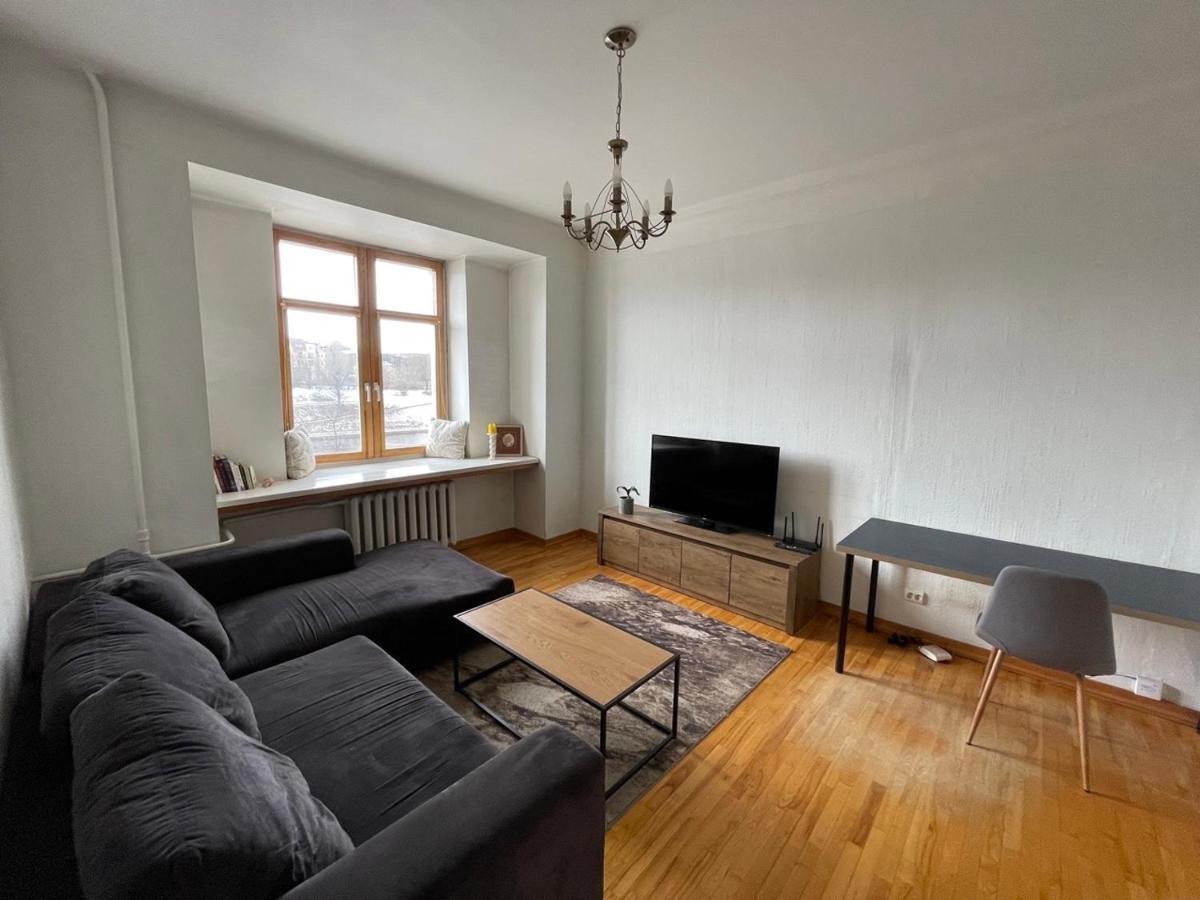 A Cozy Apartment With A Wonderful View Of The River In The Old Town Of Vilnius Exterior photo